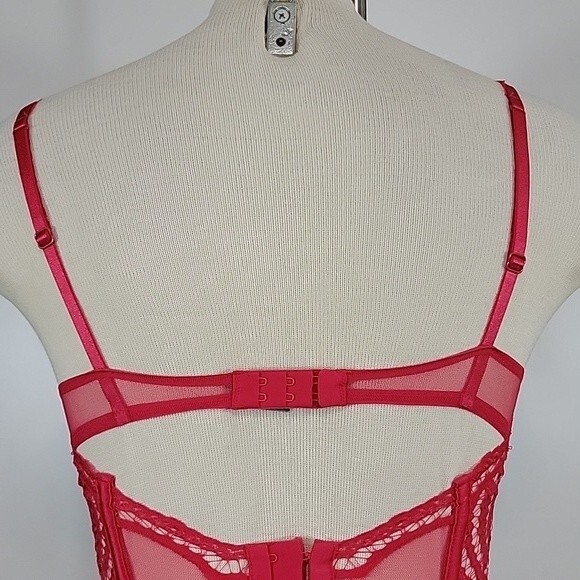 VICTORIA'S SECRET Semi-Sheer Mesh Lingerie With Garter Straps size 34C - Picture 6 of 10